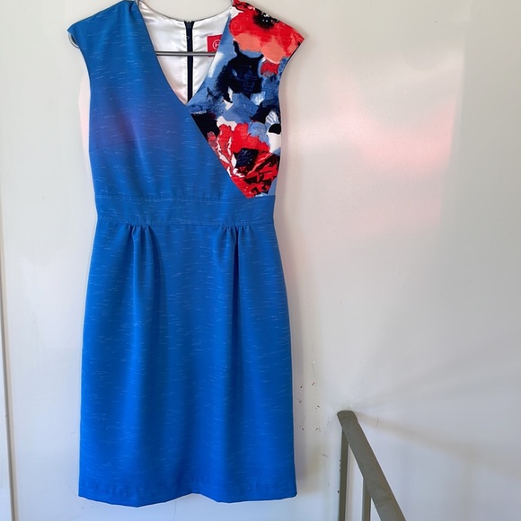 Pretty Hazel Mae dress. Fully lined, pockets, never worn. 💯 poly. Pockets - Picture 3 of 6